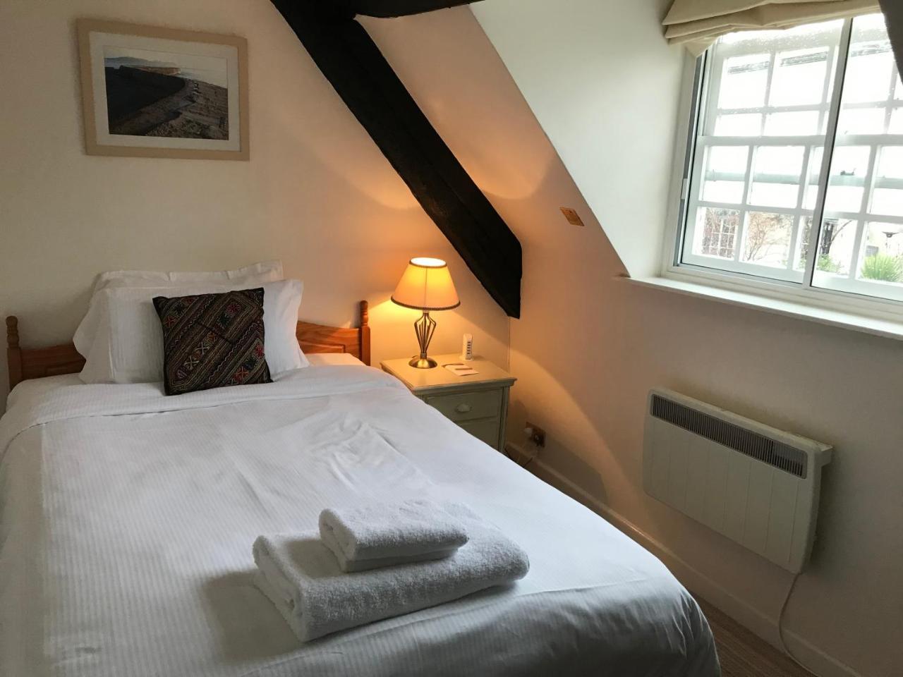 The Mariners Hotel Лайм Риджис Екстериор снимка